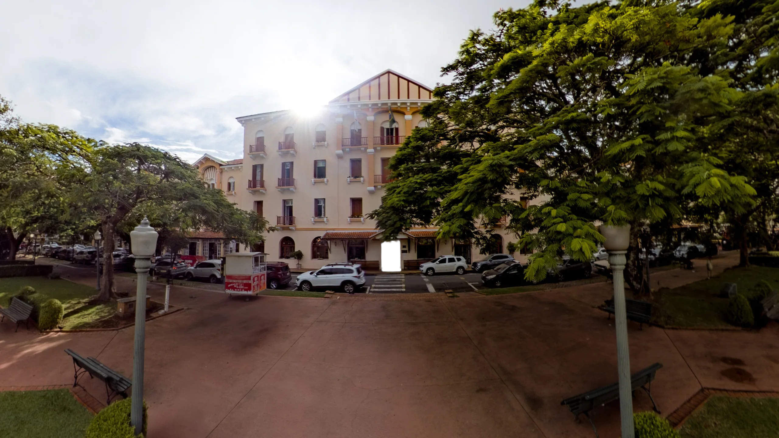 Fachada Palace Hotel com Portal Transparente